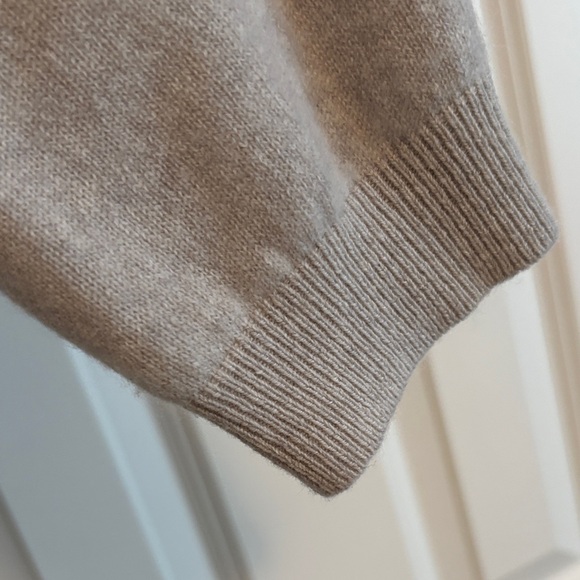 J. Crew 100% Cashmere Light Gray/Tan V-Neck Sweater - Picture 10 of 16